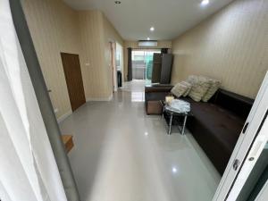 For RentTownhouseChaengwatana, Muangthong : Townhome 3bedrooms in Muang Thong Thani with fully air conditioned, has a kitchen, can make an office.