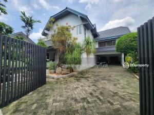 For SaleHousePattanakan, Srinakarin : Single house for sale, on Phatthanakan Road 56, land area 200 sq m, 4 bedrooms, 4 bathrooms, with guest house, 38 million baht.