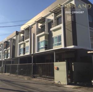 For RentTownhouseMin Buri, Romklao : Townhouse for rent, Nalin Avenue Ramkhamhaeng project (NALIN AVENUE RAMKHUMHAENG) 3 bedrooms, 3 bathrooms, 3 floors, parking for 1 car # on the main road, rental price 35,000 / month # including common area