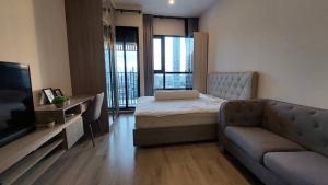 For RentCondoOnnut, Udomsuk : ✅Condo for rent Knightsbridge Prime On Nut, area 23 sq m., studio type, 18th floor, price 15,000 baht 🚇On Nut Station🛎Hurry and book now.