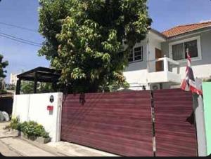 For RentHouseRatchadapisek, Huaikwang, Suttisan : For rent, 2-storey detached house, Suthisan Road, beautifully decorated, air-conditioned, fully furnished, 4 bedrooms, 4 bathrooms, rental price 45,000 baht per month.