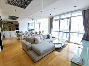 For RentCondoWitthayu, Chidlom, Langsuan, Ploenchit : Athenee Residence: 4bed 4bath 209sqm. 2XFl 200,000/mth Am: 0656199198