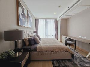 For SaleCondoKhlongtoei, Kluaynamthai : HR1836 Penthouse for sale, fully furnished, ready to move in, Chao Phraya River curve view, beautiful room, as advertised, near MRT Queen Sirikit Center