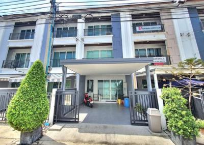 For RentTownhousePattanakan, Srinakarin : NTG305 Townhouse for rent, 3 floors, Baan Klang Muang S-Sense Srinakarin, opposite Paradise, can be used as an office