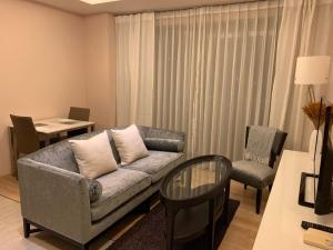 For RentCondoSukhumvit, Asoke, Thonglor : New room! H Sukhumvit 43, corner room, fully furnished, near BTS, ready to move in