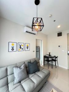 For RentCondoOnnut, Udomsuk : Condo for rent THE SKY Sukhumvit** (The Sky Sukhumvit) 9th floor, city view, size 32 sq m., 1 bedroom / 1 bathroom / 1 living room / 1 kitchen, fully furnished, complete with furniture and electrical appliances.