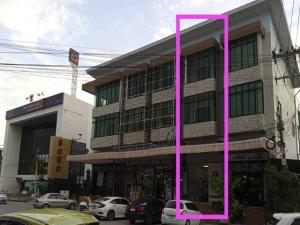 For SaleShophouseTak : For sale: 3 and a half storey commercial building, size 17 sq m, in the heart of Tak city, near Tak Provincial Hospital, Wat Don Kaeo and Taksin Stadium, Maha Thai Bamrung Road, Nong Luang Subdistrict, Mueang District, Tak Province.