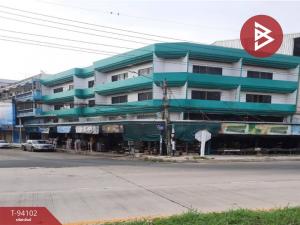 For SaleShophousePhetchabun : Commercial building for sale, corner plot, 5 units, good location in Phetchabun city, on the main road Lom Sak-Phetchabun