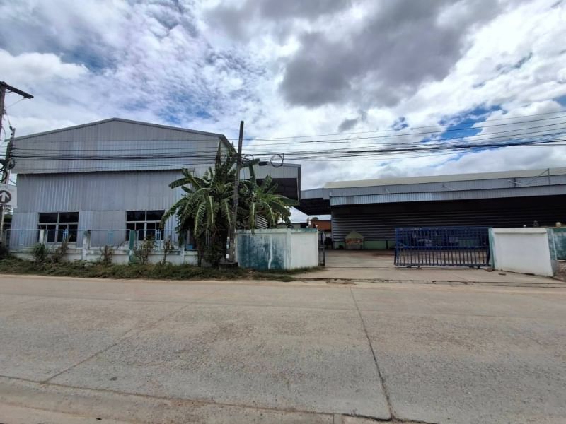 For RentFactorySriracha Laem Chabang Ban Bueng : For rent/sale: warehouse with rooms, office, Sriracha, near Laem Chabang