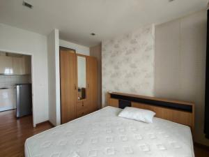 For RentCondoBangna, Bearing, Lasalle : Best price in The Coast Bangkok (Bangna) condo, a condo next to the BTS, with a Sky walk connecting to the condo. New room, 1 bedroom, 1 bathroom, 36 sq m, good condition, rarely rented out, only 14,000.