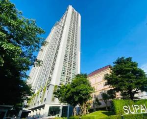 For SaleCondoThaphra, Talat Phlu, Wutthakat : Urgent sale, Supalai Loft Condo, Talat Phlu Station, area 43.36 square meters, 23rd floor, city view, The Mall Tha Phra view