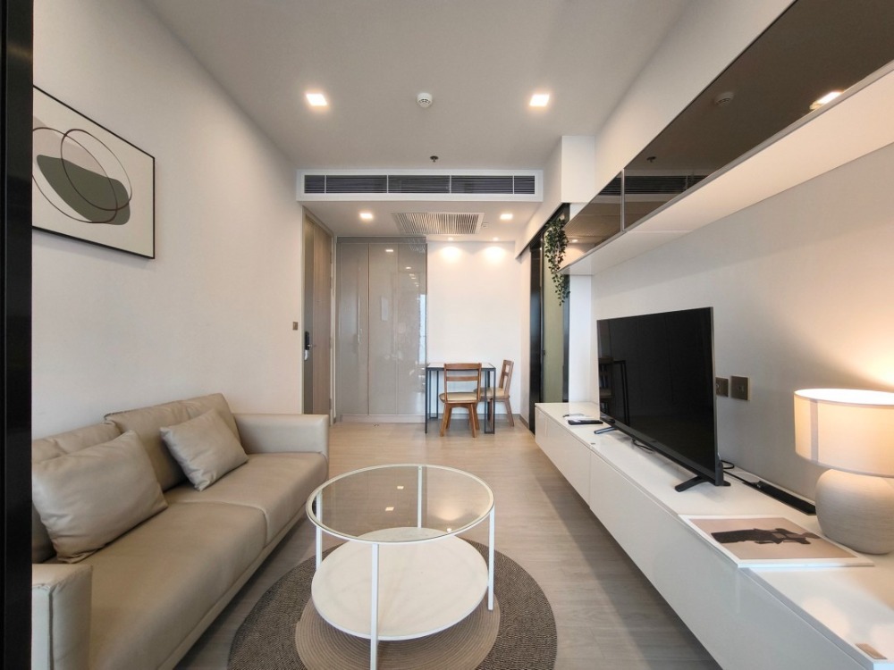 For RentCondoRama9, Petchburi, RCA : Condo One9five, high floor, open view, ready to move!!