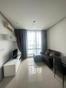 For RentCondoRama9, Petchburi, RCA : Condo for rent, TC Green Building B, 39 sq m, corner, south side, 22nd floor