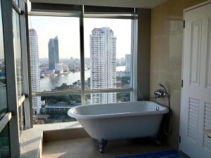 For RentCondoWongwianyai, Charoennakor : (For rent) Condo Baan Sathorn-Chao Phraya, large room 110 sq m., Chao Phraya River view 🎆🔥 𝐑𝐞𝐧𝐭𝐚𝐥 42,000-./𝐌𝐨𝐧𝐭𝐡 🔥