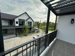 For RentHouseBangna, Bearing, Lasalle : Single house for rent, Centro Bangna, beautifully decorated, air-conditioned, fully furnished, 4 bedrooms, 5 bathrooms, rental price 165,000 baht per month