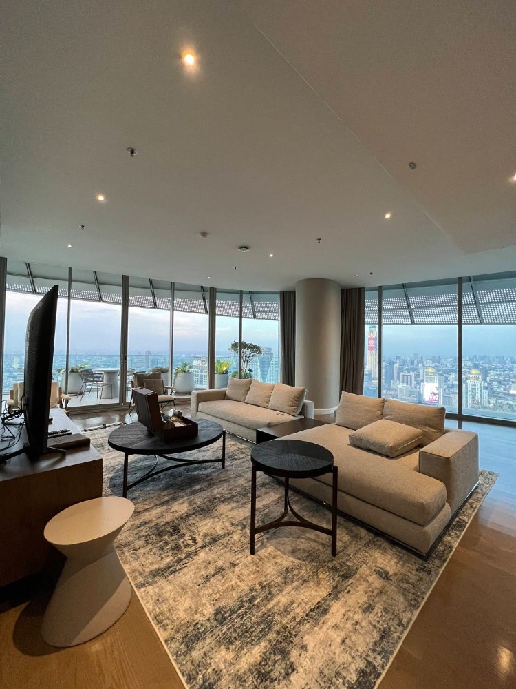 For RentCondoWitthayu, Chidlom, Langsuan, Ploenchit : For rent the best Penthouse in city Magnolia Ratchadamri 3 beds duplex with luxury furniture and superb panorama view.