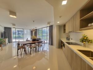 For SaleCondoHuahin, Prachuap Khiri Khan, Pran Buri : For sale and rent, luxury condo in Hua Hin, next to a golf course, near the sea, beautiful view, fully furnished, ready to move in immediately!