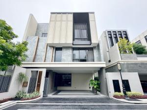 For SaleHousePattanakan, Srinakarin : Exclusive deal 📍 BuGaan Phatthanakan - Single house Villa2 422 sq m. 78 sq wa. Corner plot - 0993639692 Toey