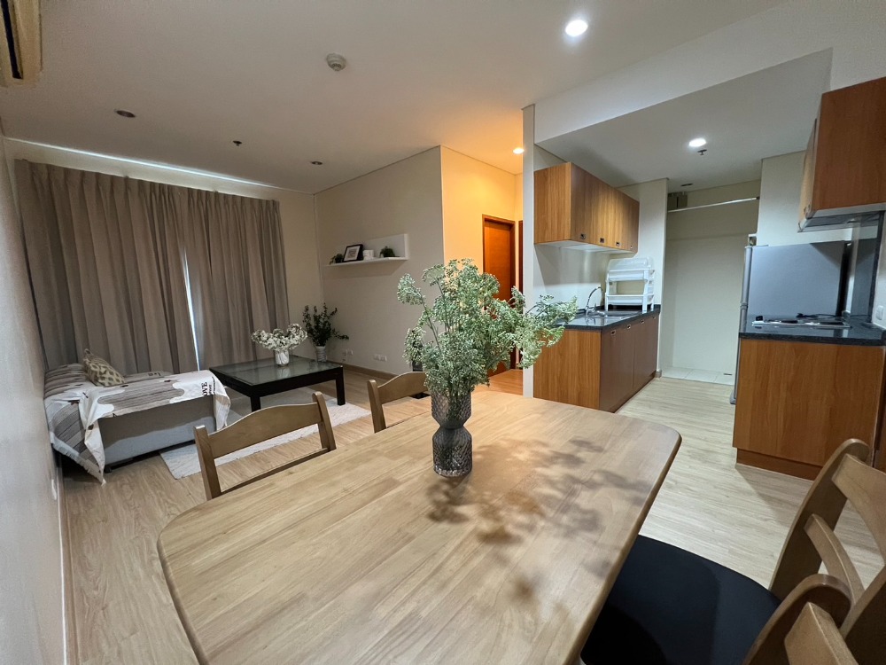 For RentCondoWongwianyai, Charoennakor : For rent Villa Sathon Condo Villa close to BTS Krung Thon Buri Station 56 Sq.m. 14th floor 1 bedroom +++ new room