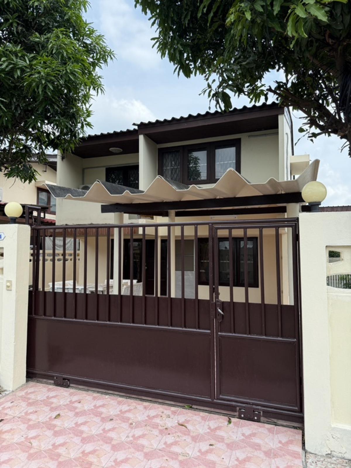 For RentHouseRamkhamhaeng, Hua Mak : For rent❗️2-storey detached house, 3 bedrooms, Sammakorn Village, Ramkhamhaeng 112, Main D, near the main road