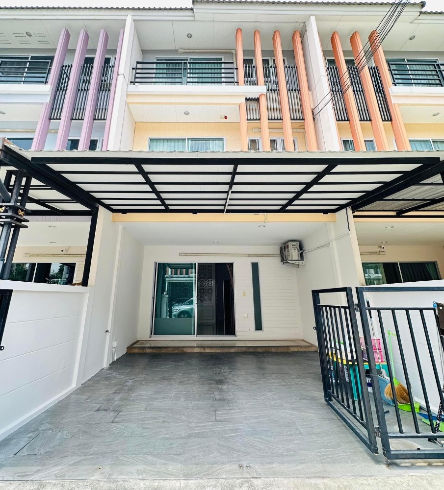 For RentTownhouseRama5, Ratchapruek, Bangkruai : Townhome for rent, Vista Park, Sathorn-Pinklao, beautiful house, next to Thewalk Ratchaphruek, near Central Westville