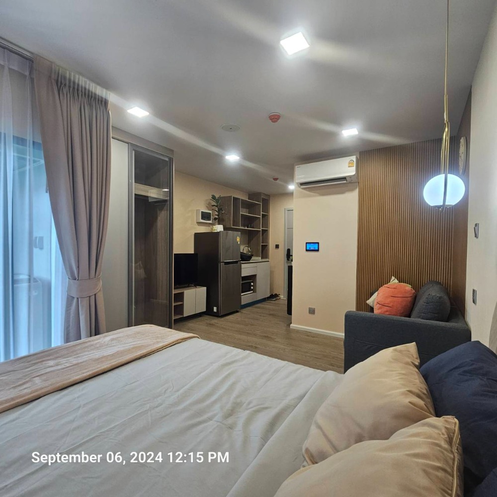 For RentCondoPathum Thani,Rangsit, Thammasat : Condo for rent Kave Town Konoly, 4th floor, 23 sq m. There is a shuttle to the Avane Market from the front of the condo. The common area is very complete. Library Room/co-Working Space/co-Kitchen Room/water park in the middle of the condo.