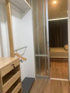 For RentCondoRamkhamhaeng, Hua Mak : 🎉📢FOR RENT>> U Delight @Huamark Station>> 10th floor, size 40 sq m., closed kitchen (extra large size, with walk-in closet and wide balcony) near MRT Sri Kritha #LV-MO609