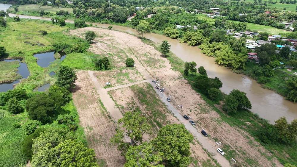 For SaleLandSaraburi : Land for sale in the heart of Kaeng Khoi city, next to the Pa Sak River and a public park, 14 rai 87 sq m. on Sut Banthat Road, potential location, Kaeng Khoi Riverside Project, Saraburi Province