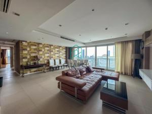 ให้เช่าคอนโดวงเวียนใหญ่ เจริญนคร : The River by Raimon Land - Exclusive 3 Beds Unit for Rent!