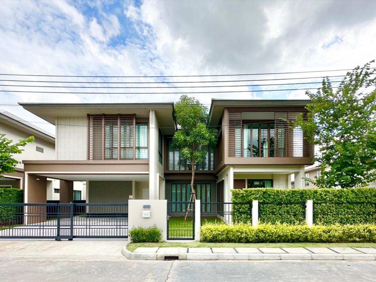 For SaleHousePattanakan, Srinakarin : 𝐁𝐔𝐑𝐀𝐒𝐈𝐑𝐈 Bangkok Kreetha 300 sq m. | 4 bedrooms 🛌 5 bathrooms 🛁 3 parking spaces 🚘 Make an appointment to view the project 083-0456540 (Lukket)