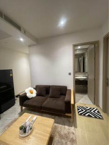 For RentCondoRama9, Petchburi, RCA : 👑 ASHTON Asoke - Rama 9 👑 1 Bed 1 Bath 33 sq m. 19th floor, well decorated room, fully furnished, ready to move in