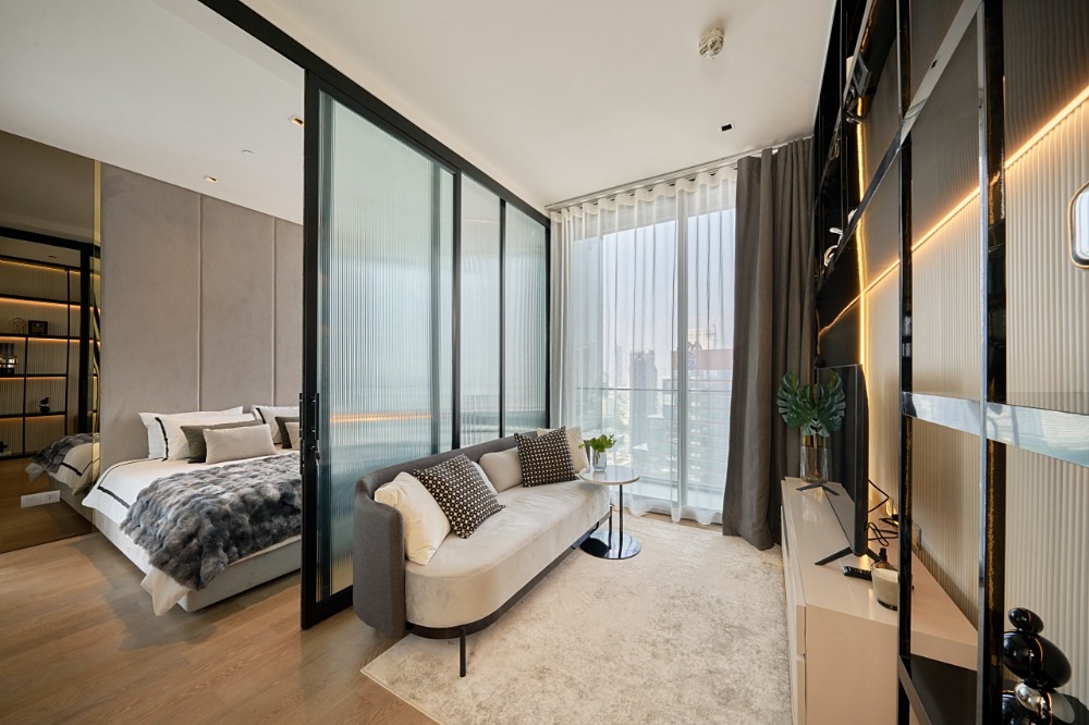 For SaleCondoSilom, Saladaeng, Bangrak : Fully furnished room, free common area fee for 10 years, 1 Bed-XL All New Collection Ashton Silom Call 0953569894