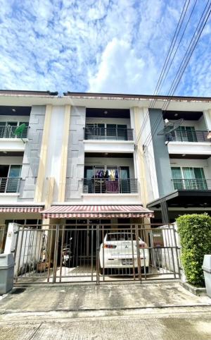 For SaleTownhouseRatchadapisek, Huaikwang, Suttisan : For sale: Townhouse in the city center, Ratchada 36, ​​Soi Suea Yai, 3-storey townhouse, beginning of project, near Major Ratchayothin, Central Ladprao