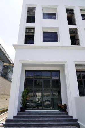 For RentHousePattanakan, Srinakarin : For rent: New townhome, Krungthep Kreetha 19