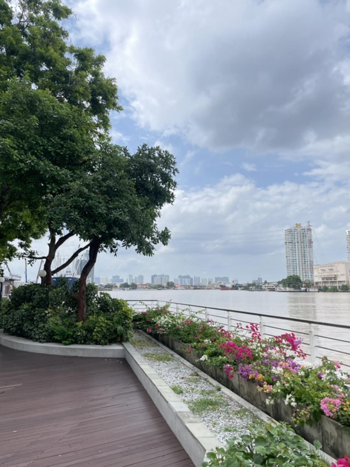 For SaleCondoRathburana, Suksawat : Condo for sale by the water #Ivy River Rat Burana, riverfront condo #(River Front) Building B, 2 bedrooms, 2 bathrooms #fully furnished, close to the city #Sathorn Silom