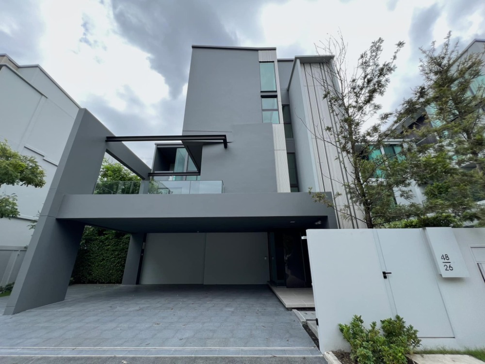 For RentHousePattanakan, Srinakarin : For rent: 3-storey luxury house with elevator, 4 bedrooms, 5 bathrooms, VIVE, Krungthep Kreetha