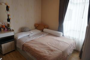 For RentCondoRattanathibet, Sanambinna : Notting hill Tiwanon 1 Bed Room, 6th floor, room size 24.81 sq m.