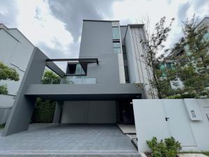 For RentHousePattanakan, Srinakarin : House for rent at Vive Krungthep Krita, 3-storey detached house with private lift