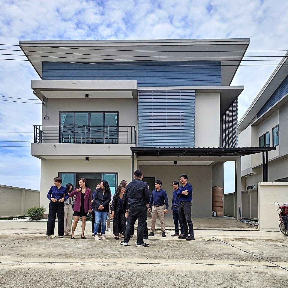 ขายบ้านปทุมธานี รังสิต ธรรมศาสตร์ : ขายบ้านเดี่ยว 2 ชั้น ปทุมธานีคลอง 11 เนื้อที่ 52 ตร.ว. 3 ห้องนอน 3 ห้องน้ำ จอดรถ 2 คัน โครงการบ้านรัชธานี 12