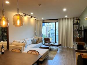 For RentCondoWitthayu, Chidlom, Langsuan, Ploenchit : 👑 Noble Above Wireless-Ruamrudee 👑 1 bedroom, 1 bathroom, 1 living room, 67 sq m., 8th floor, very beautifully decorated room, fully equipped with electrical appliances.