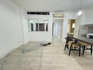 For SaleCondoLadprao, Central Ladprao : Newly renovated room for sale, only 800 meters from Central Ladprao and BTS Mo Chit, Sym Condominium