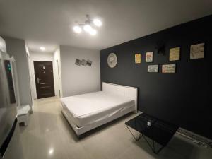 For SaleCondoRama9, Petchburi, RCA : iHouse RCA Project (all rooms renovated)