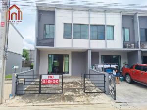 For SaleTownhousePattanakan, Srinakarin : Cheap sale, Townhouse, Pleno Rama 9-Krungthep Kreetha, corner house, new house, never occupied, on the main road, near Assumption University, Pleno Rama 9