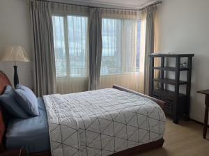 For RentCondoWongwianyai, Charoennakor : For rent condo Villa sathorn 1 Bed fully furnished (S15-33796)