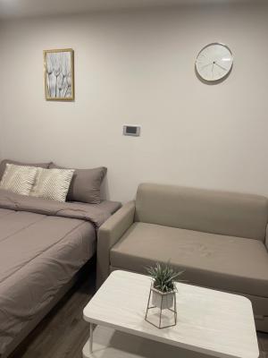 For RentCondoChaengwatana, Muangthong : Atmoz Chaengwattana, size 23 sq m, 8th floor, price 7,500 baht, complete furniture and appliances, has a washing machine