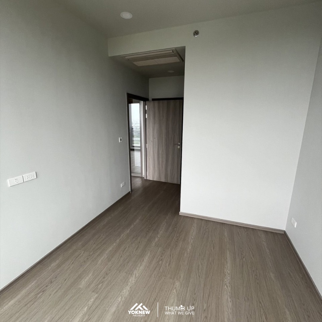 For SaleCondoBangna, Bearing, Lasalle : Urgent sale! 🌳✨ Whizdom the Forestias, a condo that perfectly connects modernity with nature. The left corner room is not attached to anyone. There is a vent. The view in front of the project