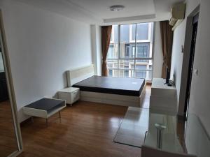 For RentCondoRatchadapisek, Huaikwang, Suttisan : Condo for rent: The Kris Express 2 Ratchadaphisek, ready to move in, contact me, 2 minutes walk from MRT Ratchada.