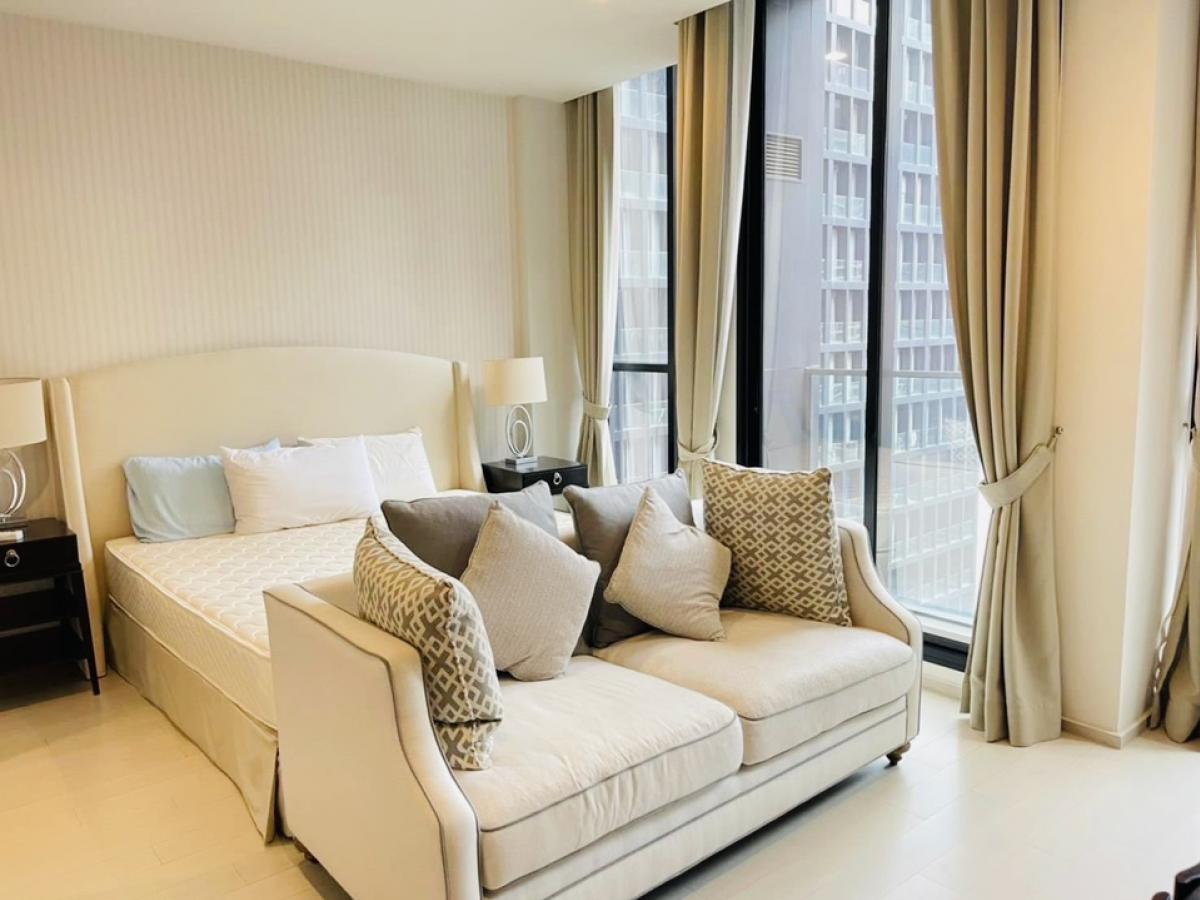 ให้เช่าคอนโดวิทยุ ชิดลม หลังสวน : **Luxury Condo at Noble Ploenchit – Connected to BTS Ploenchit**