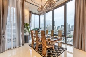 ให้เช่าคอนโดสีลม ศาลาแดง บางรัก : Urgent For Rental!!  ASHTON SILOM  2Bed  Mini Penthouse 2Bath  86Sqm.  95K  Ready to move.