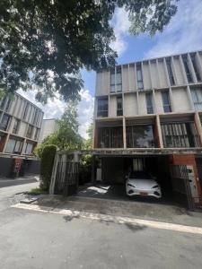 For RentTownhouseMin Buri, Romklao : For rent, luxury 3.5-storey townhouse, corner house, Dhepa Soi Ramkhamhaeng 118, near Krungthep Kreetha Road, Wellington International School